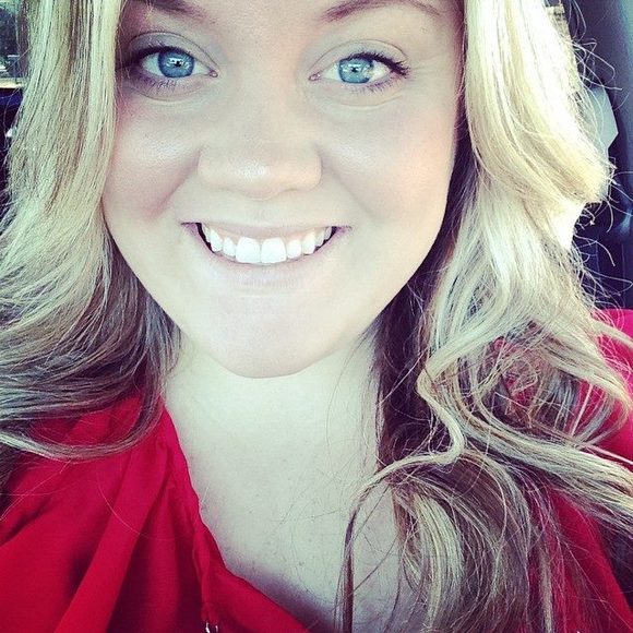 Meet your Posher, Courtney