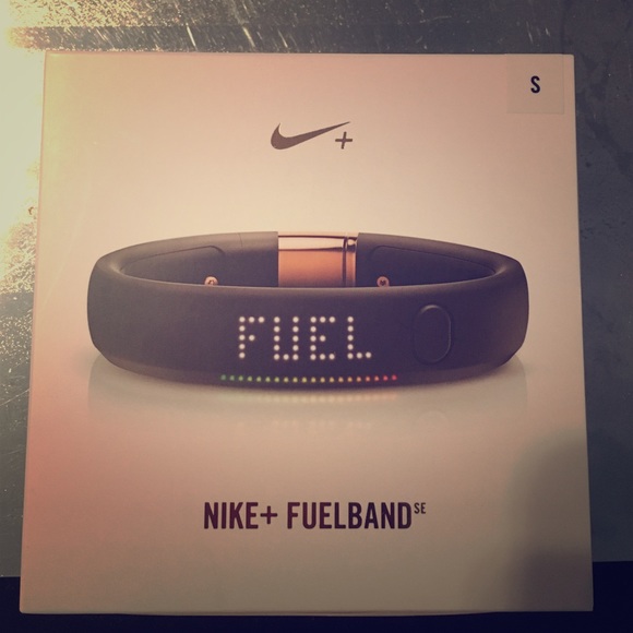 Nike + fuelband rose gold limited edition