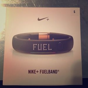 Nike + fuelband rose gold limited edition
