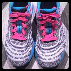 Mizuno gym shoes