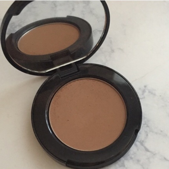 Too faced bronzer - Picture 2 of 3