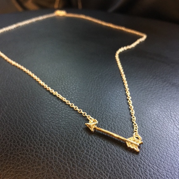 Jewelry - Chic Arrow Necklace
