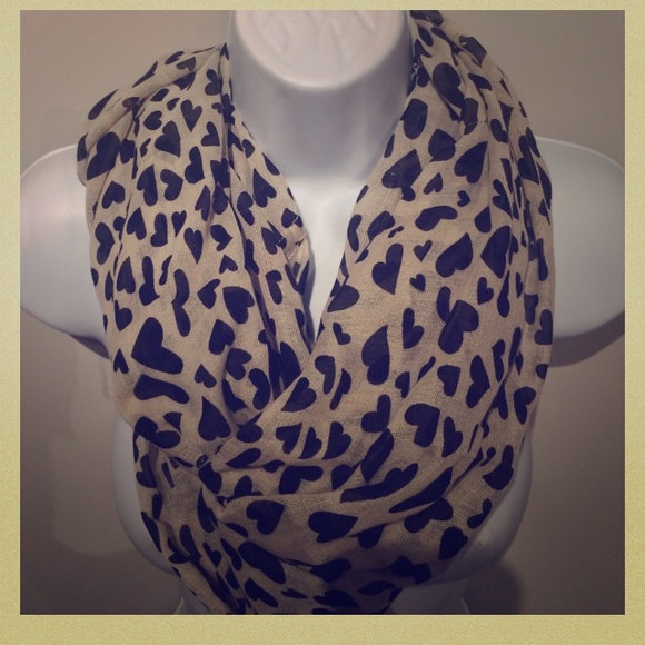 betsey johnson scarf
