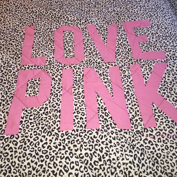 Vs pink quilt