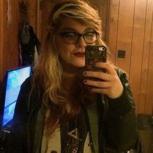 Meet your Posher, Mckenzie