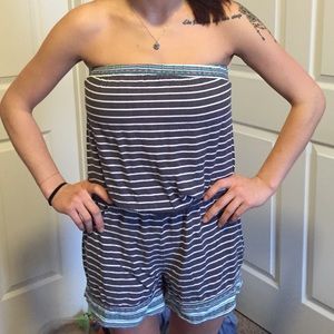 Strapless stripes romper