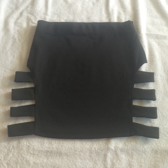 Pencil skirt with slits