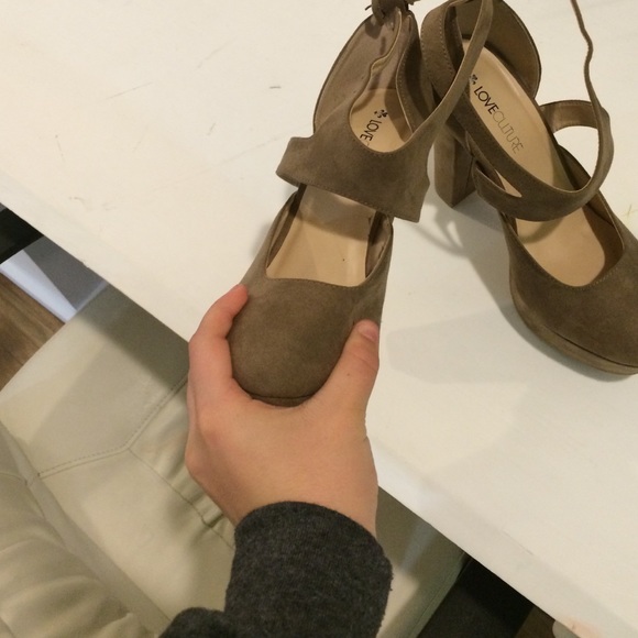 Brown thick heels - Picture 2 of 3