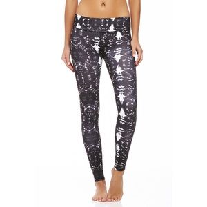 Fabletics Yoga Tie Dye Leggings! Size small