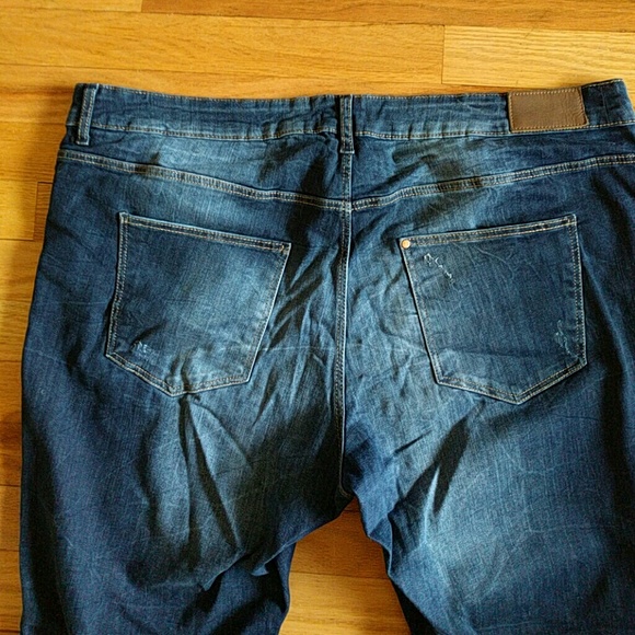 H&M plus size distressed jeans - Picture 3 of 3