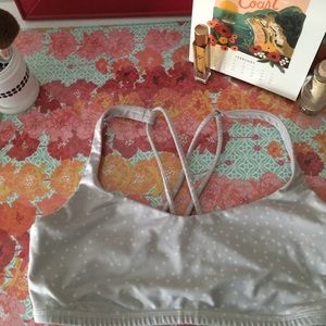 Size 8 Lululemon bra+bag in great condition