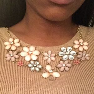 Pink flower bib necklace 🌸