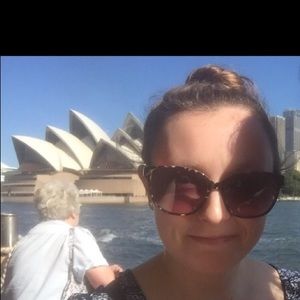 Meet your Posher, Julia