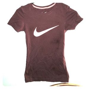 XS Nike swoosh Tshirt