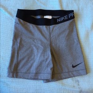 Comfy and cute Nike Pro workout shorts! 💪