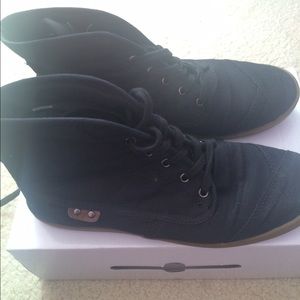 Black high tops ❌ON HOLD❌