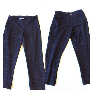 Comfy black workout capris! 💪😍