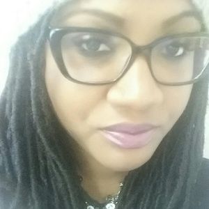 Meet your Posher, Shana