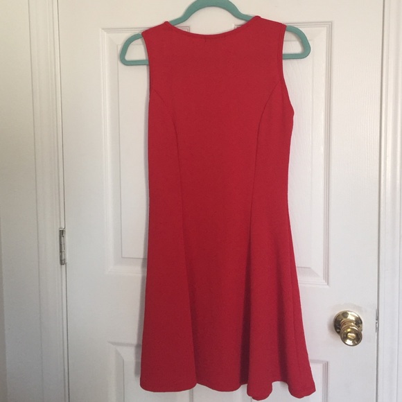 Red dess - Picture 2 of 2