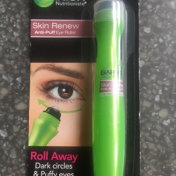 New in pkg  3 Garnier anti puff eye rollers!!