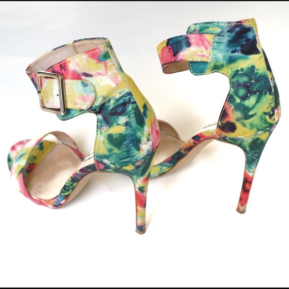 Steve Madden Shoes - Steve Madden Multi-Colored Sandals