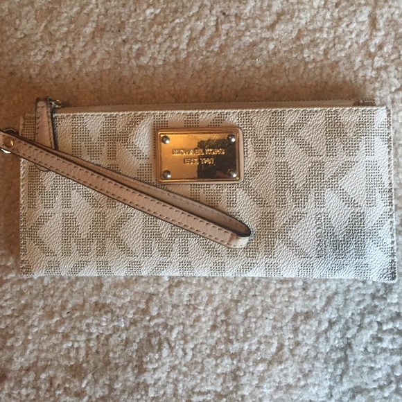 Michael Kors Wristlet