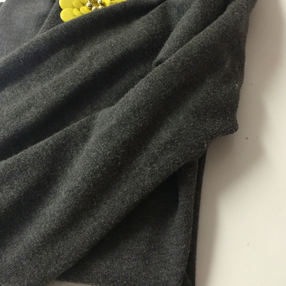 Sweater - Picture 4 of 4