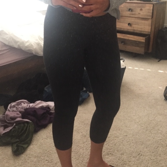 Crop black wunder under lulu lemon leggings
