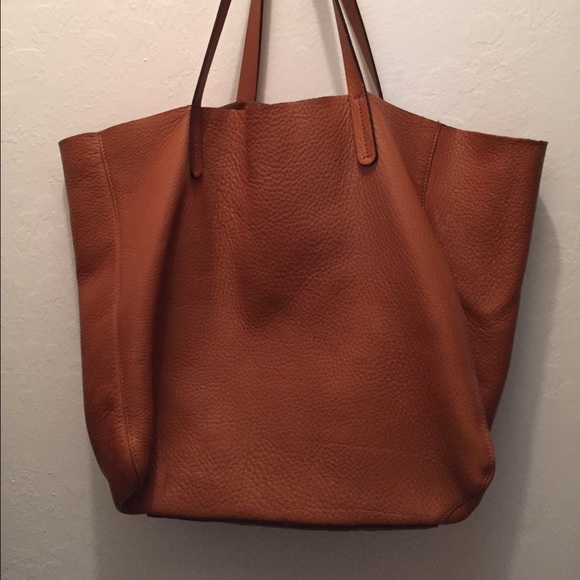GAP Handbags - Genuine tan leather tote