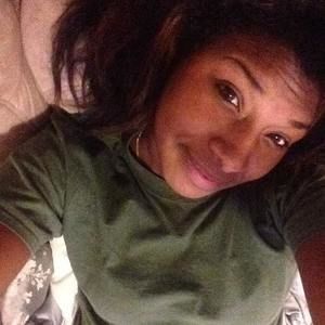 Meet your Posher, Mia