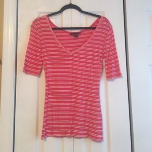 Quarter sleeve this top