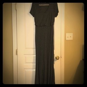 Black and white short sleeve maxi dress