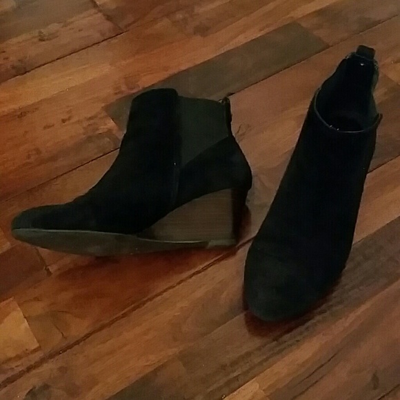 Sole Society Addison suede wedge boot