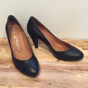 Classic black leather Jeffery Campbell Lane pumps