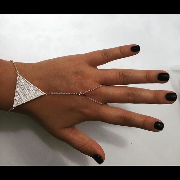 HAND BRACELET