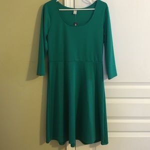 Green fit and flare 3/4 dress