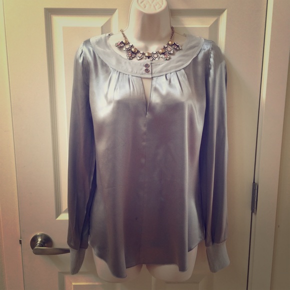 Beautiful silk Banana Republic Heritage blouse.