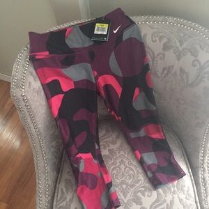 Nike Capri Leggings Multi colored