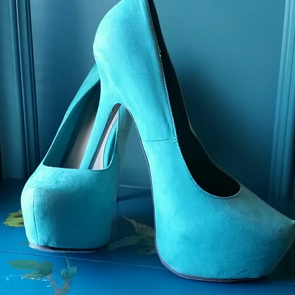 Beautiful aqua platform heels