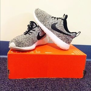 Nike Roshe Run Sneakers