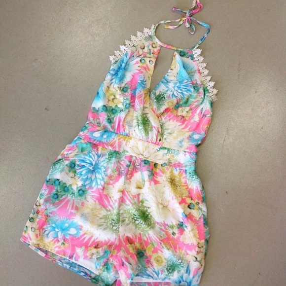 floral romper - Picture 1 of 1