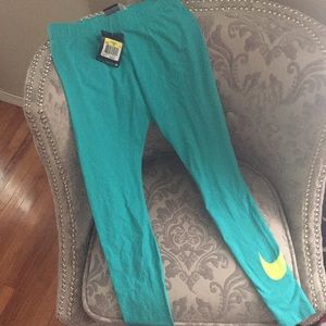 NWT Nike Leggings