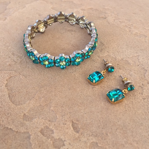 Jewelry Set - Picture 1 of 3