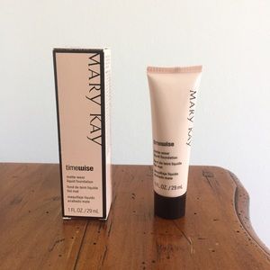 Mary Kay Matte-Wear Liquid Foundation (beige 1)