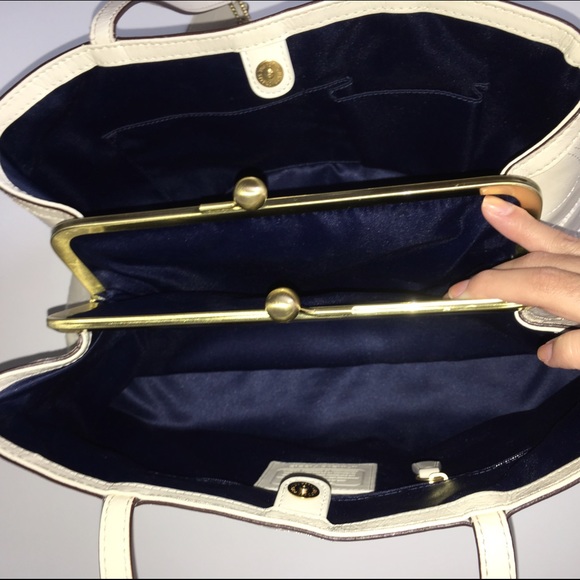 Large Coach Cream Bag - Picture 3 of 4