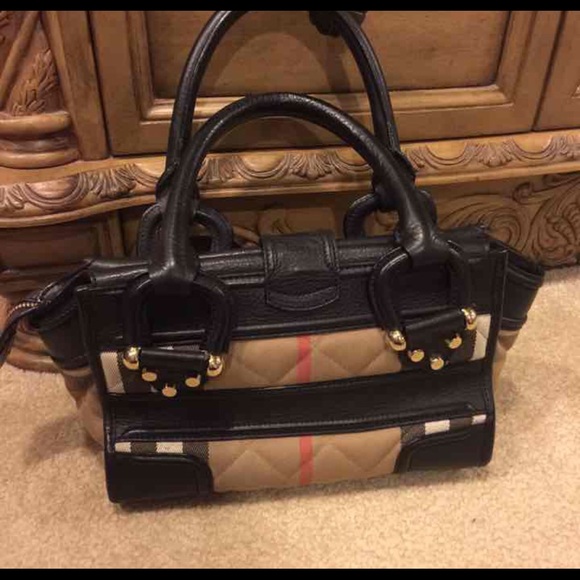 SOLD!!!🎉Burberry mini manor - Picture 2 of 4