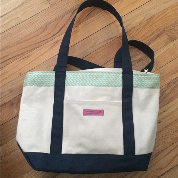 Vineyard Vines Handbags - Vineyard vines tote