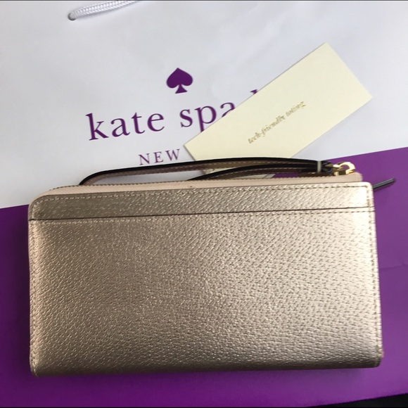 •SOLD• Nwt Kate spade wristlet - Picture 4 of 4