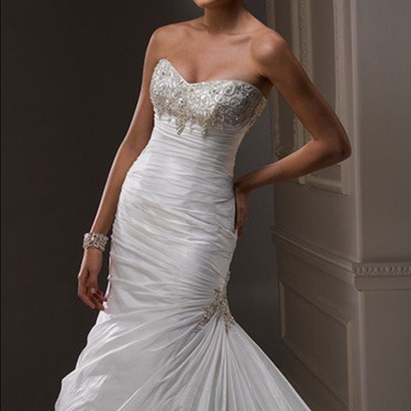 Maggie sotttero Adeline Marie wedding dress. - Picture 2 of 4