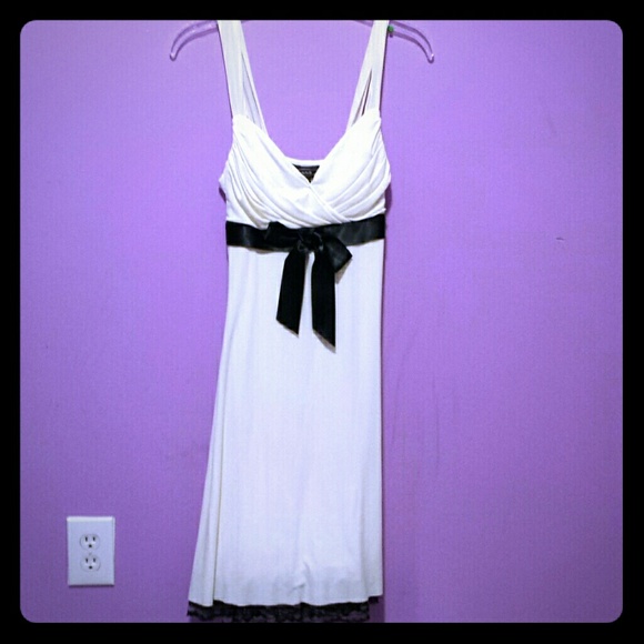 Dress. Previously owned only worn once